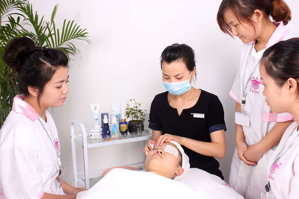 开好美容院,需要招募具备哪些素质的人才? 开好美容院,需要招募具备哪些素质的人才?